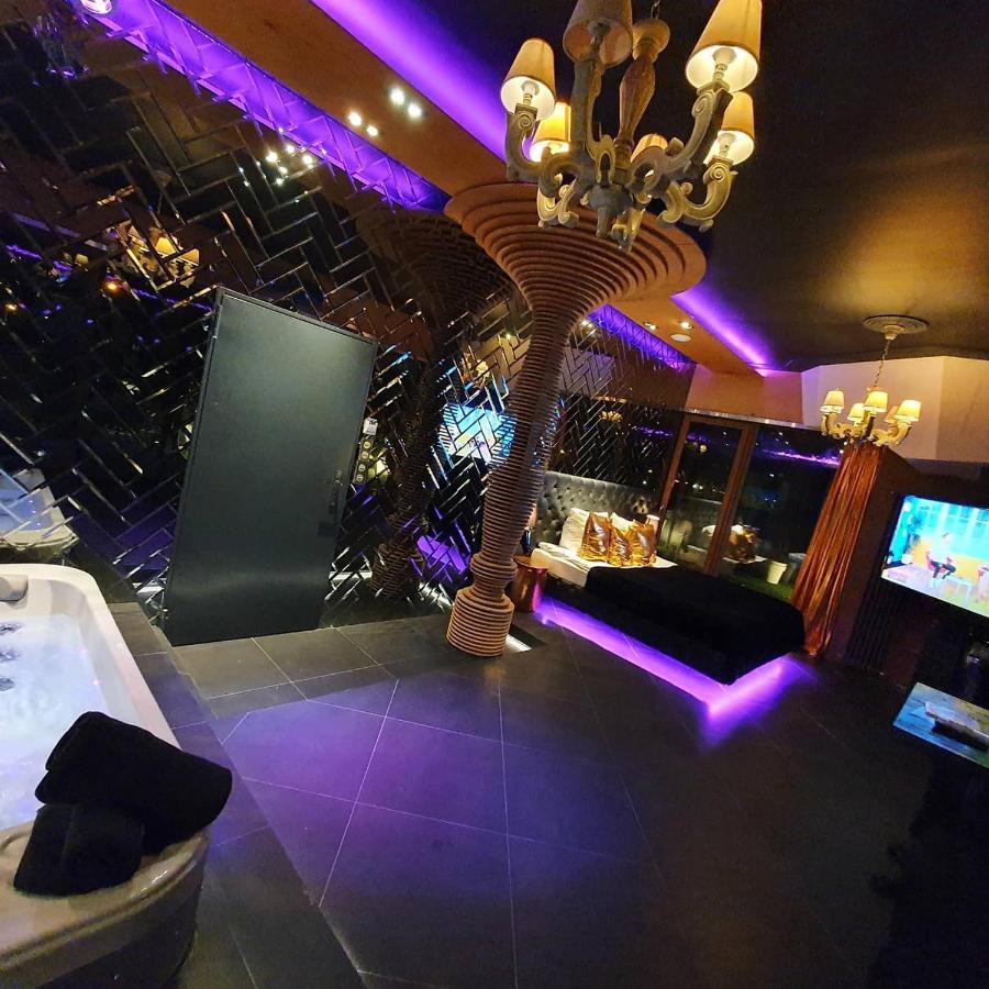 Hotel Ramka & Restaurant & Wine Bar Poznan Exterior foto